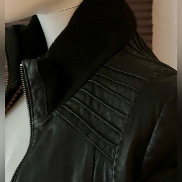 Danier Vintage  Black Leather Bomber Jacket - Picture 1 of 6